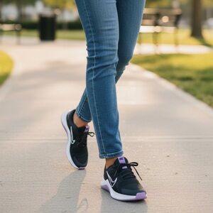 NEW! Nike MC Trainer 2 Workout Sneakers Women’s Shoes Black Purple White size 9